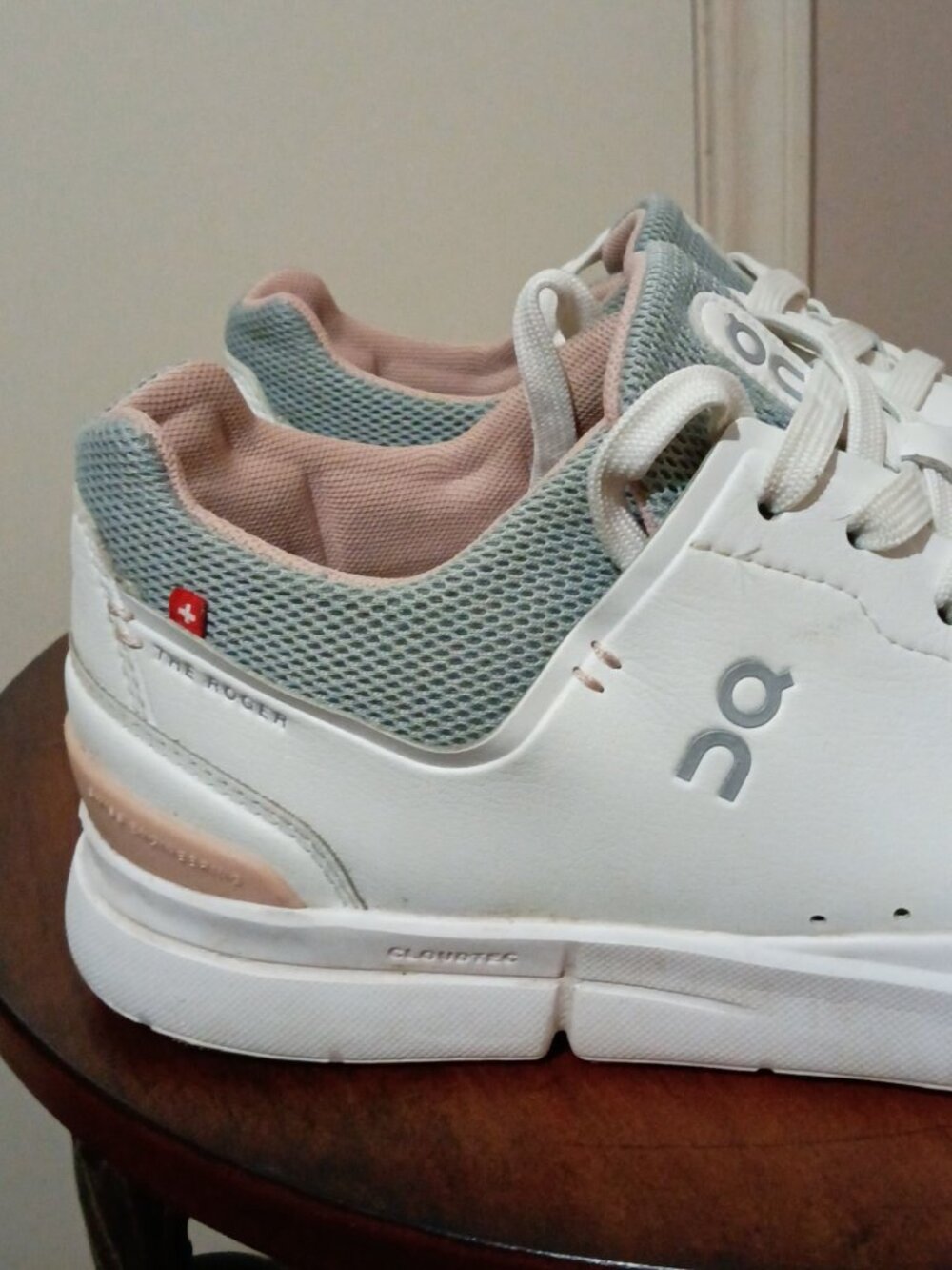 On Cloud THE ROGER Advantage White Rosehip Shoes Women's Size 9 - Picture 4 of 14